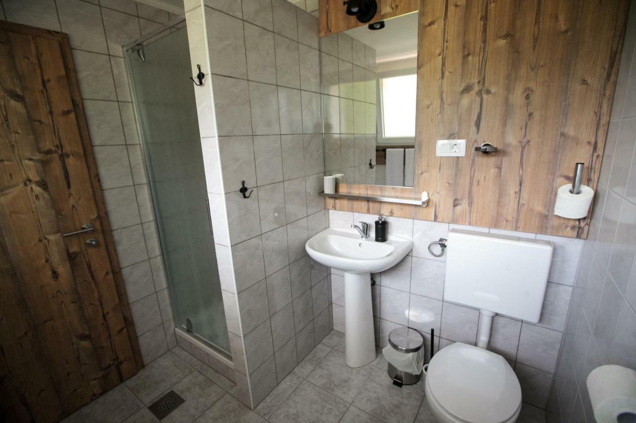Hisa Poljana Rooms Prevalje Екстериор снимка